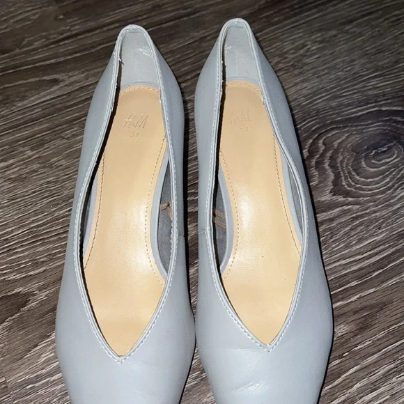 H & M Pointy Toe Kitten Heel - Picture 7 of 8